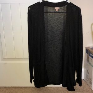 Light weight black cover up w/ pockets